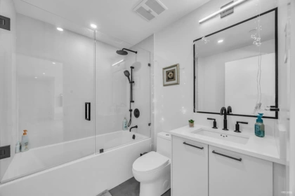 Primary Bathroom Photo of 105 20416 Park Avenue, Langley, BC