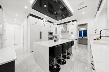 Kitchen Island Photo of 8269 111b Street, Delta, BC