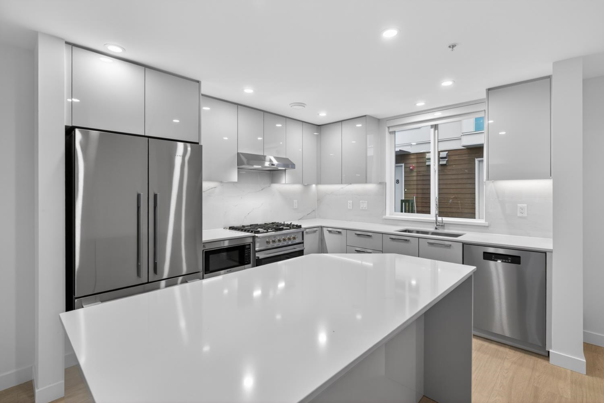 Family Room Photo of 11 10333 River Drive, Richmond, BC