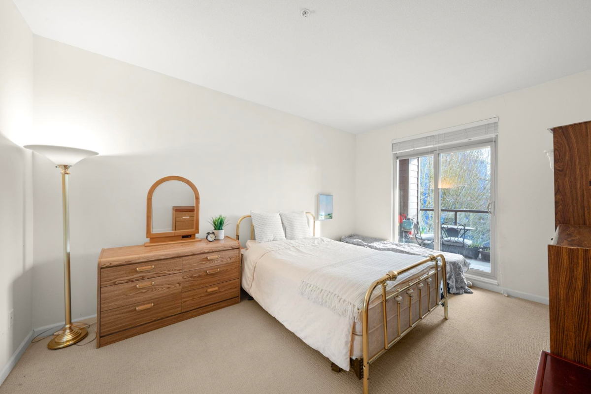 Bedroom 3 Photo of 309 15388 101 Avenue, Surrey, BC
