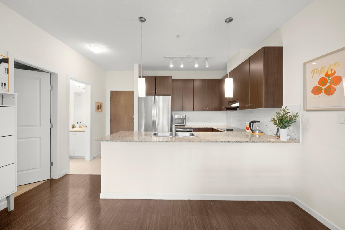 Breakfast Nook Photo of 309 15388 101 Avenue, Surrey, BC