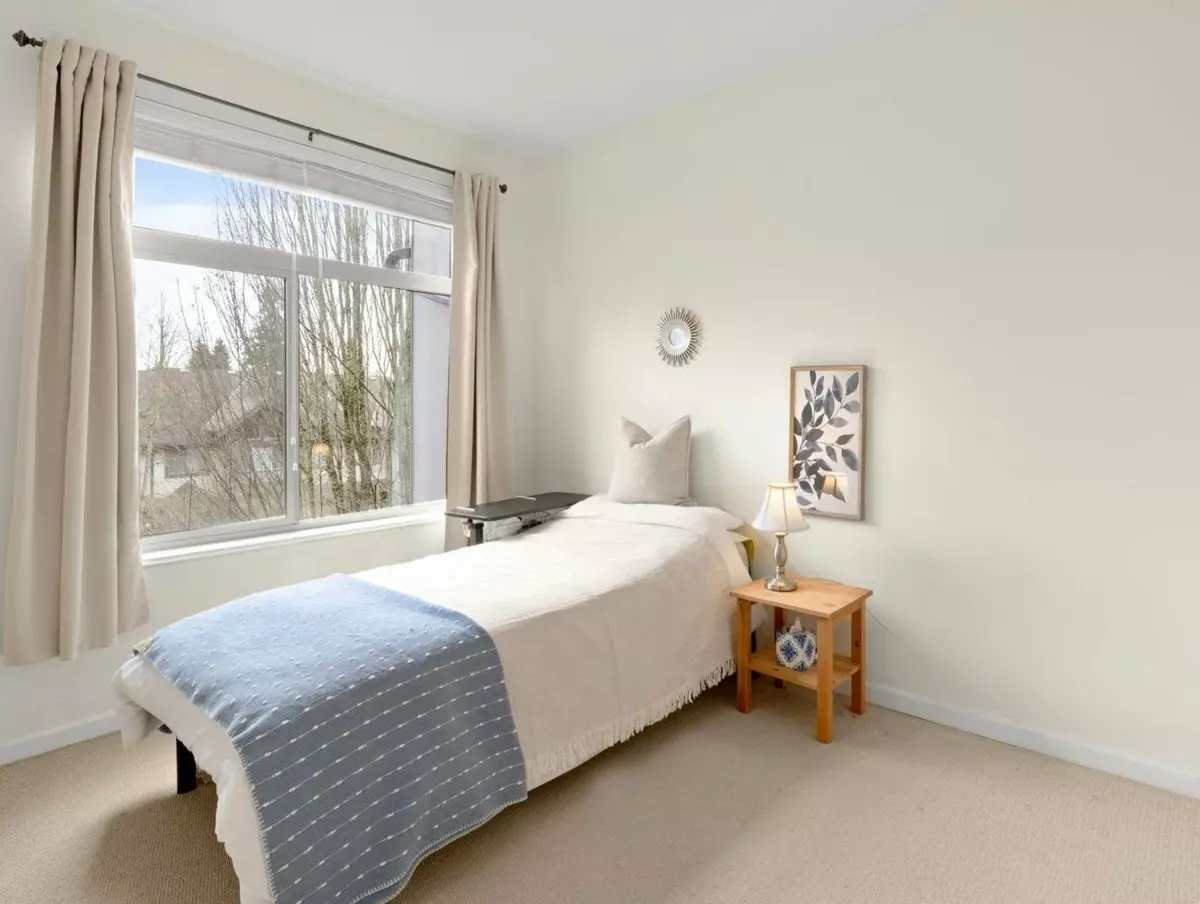 Powder Room Photo of 309 15388 101 Avenue, Surrey, BC