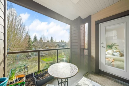 309 15388 101 Avenue, Surrey, BC