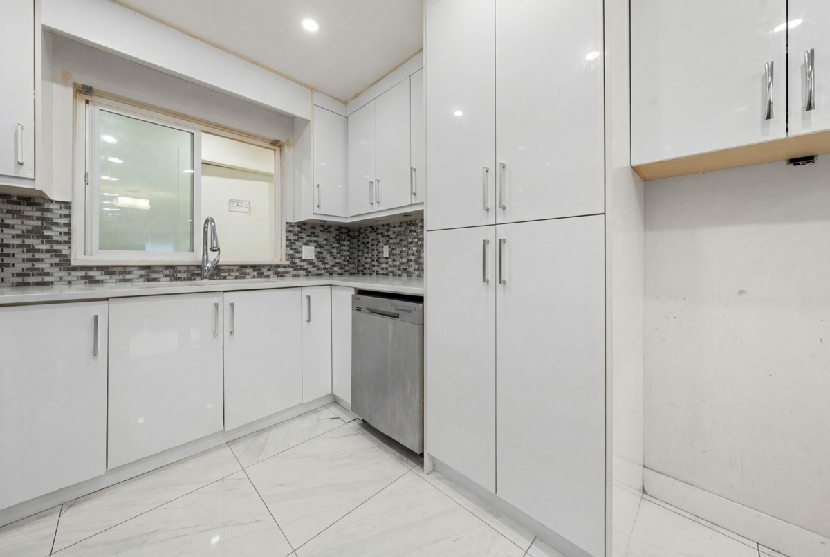 Bedroom 3 Photo of 12541 77a Avenue, Surrey, BC