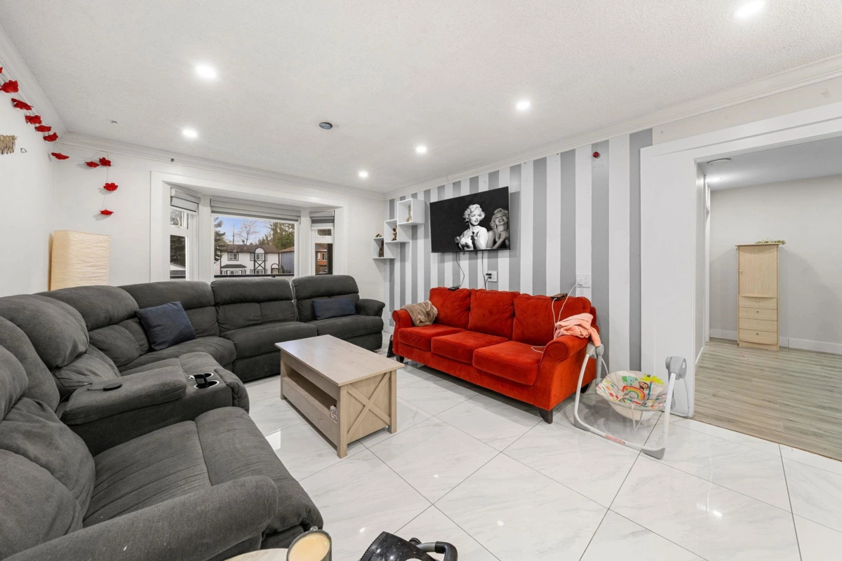 Breakfast Nook Photo of 12541 77a Avenue, Surrey, BC