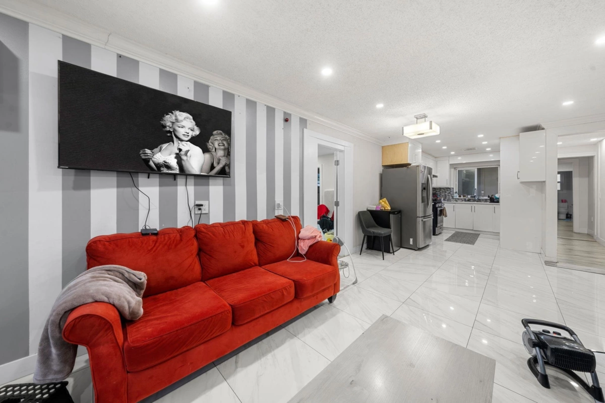 Primary Bathroom Photo of 12541 77a Avenue, Surrey, BC