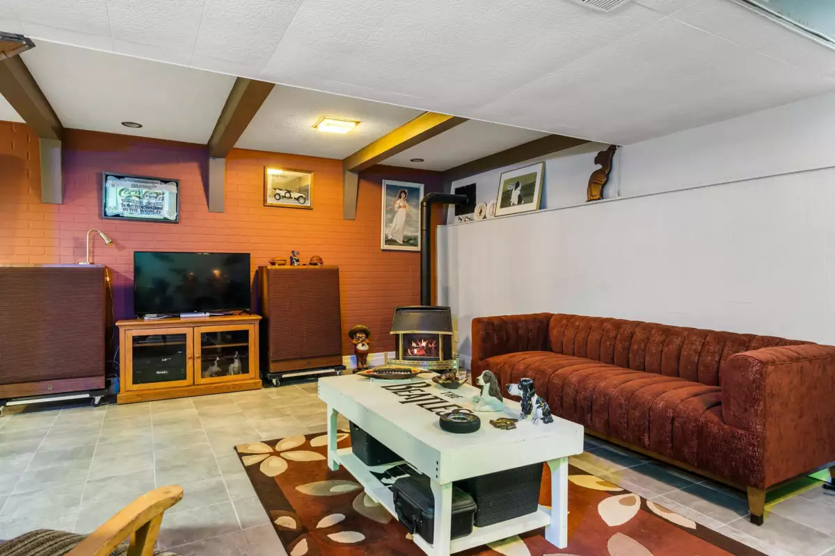 Guest Bathroom Photo of 45291 Haig Drive, Chilliwack, BC