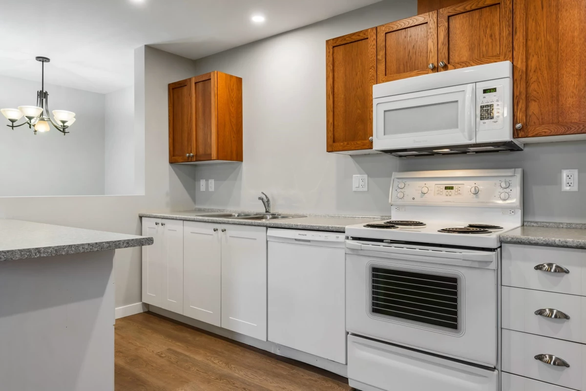 Hallway Photo of 45291 Haig Drive, Chilliwack, BC
