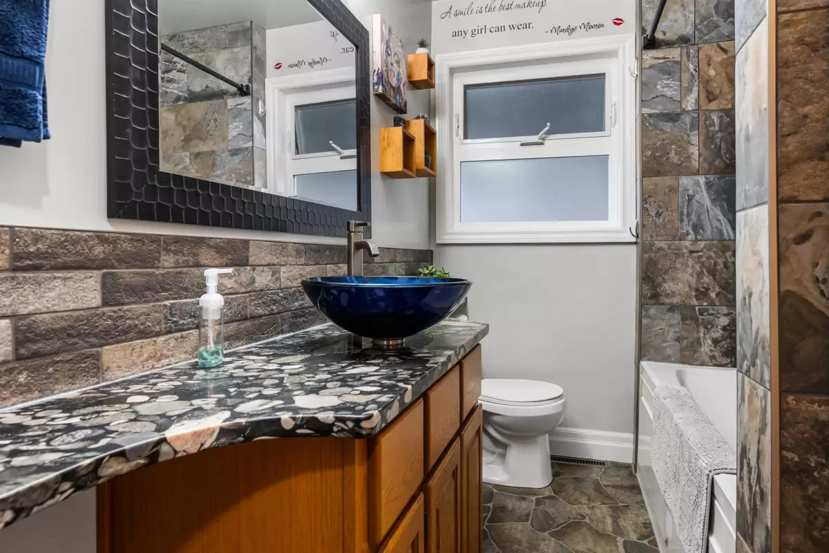 Walk-In Closet Photo of 45291 Haig Drive, Chilliwack, BC