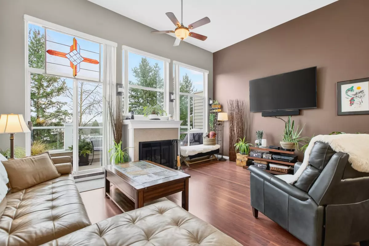 Walk-In Closet Photo of 505 11605 227 Street, Maple Ridge, BC