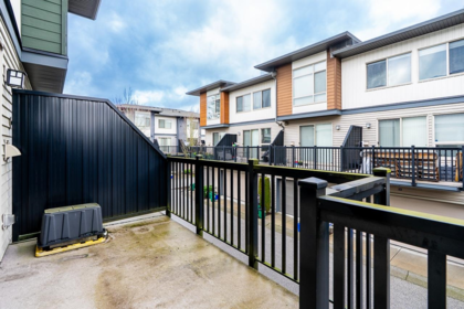 Office / Den Photo of 151 8473 163 Street, Surrey, BC