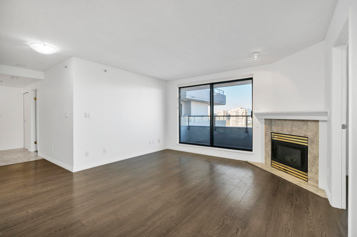 Pantry Photo of 1106 6611 Cooney Road, Richmond, BC