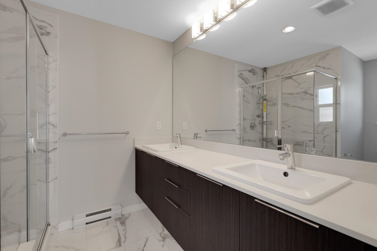 Guest Bathroom Photo of 17 8050 204 Street, Langley, BC