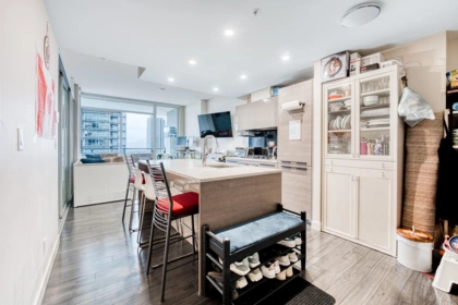 2407 6383 Mckay Avenue, Burnaby, BC, Burnaby — Apartment/Condo for sale