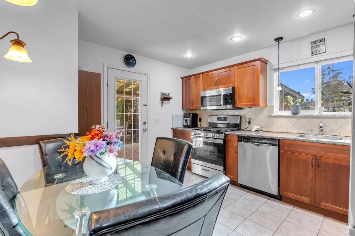 Dining Area Photo of 18296 Bayard Place, Surrey, BC