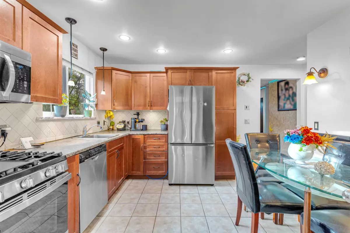 Family Room Photo of 18296 Bayard Place, Surrey, BC