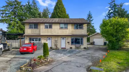 18296 Bayard Place, Surrey, BC, West Newton — 4 bed half duplex for sale