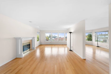Family Room Photo of 13395 14 Avenue, Surrey, BC