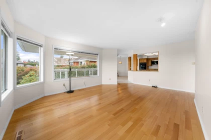 Kitchen Photo of 13395 14 Avenue, Surrey, BC