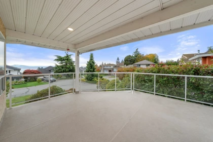 Mudroom Photo of 13395 14 Avenue, Surrey, BC
