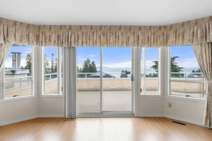 Powder Room Photo of 13395 14 Avenue, Surrey, BC