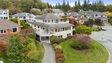 Swimming Pool Photo of 13395 14 Avenue, Surrey, BC