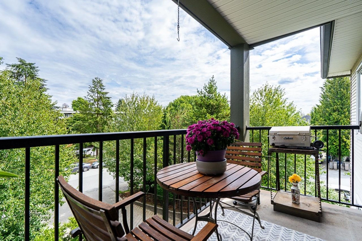 Basement Recreation Room Photo of 306 12083 92a Avenue, Surrey, BC