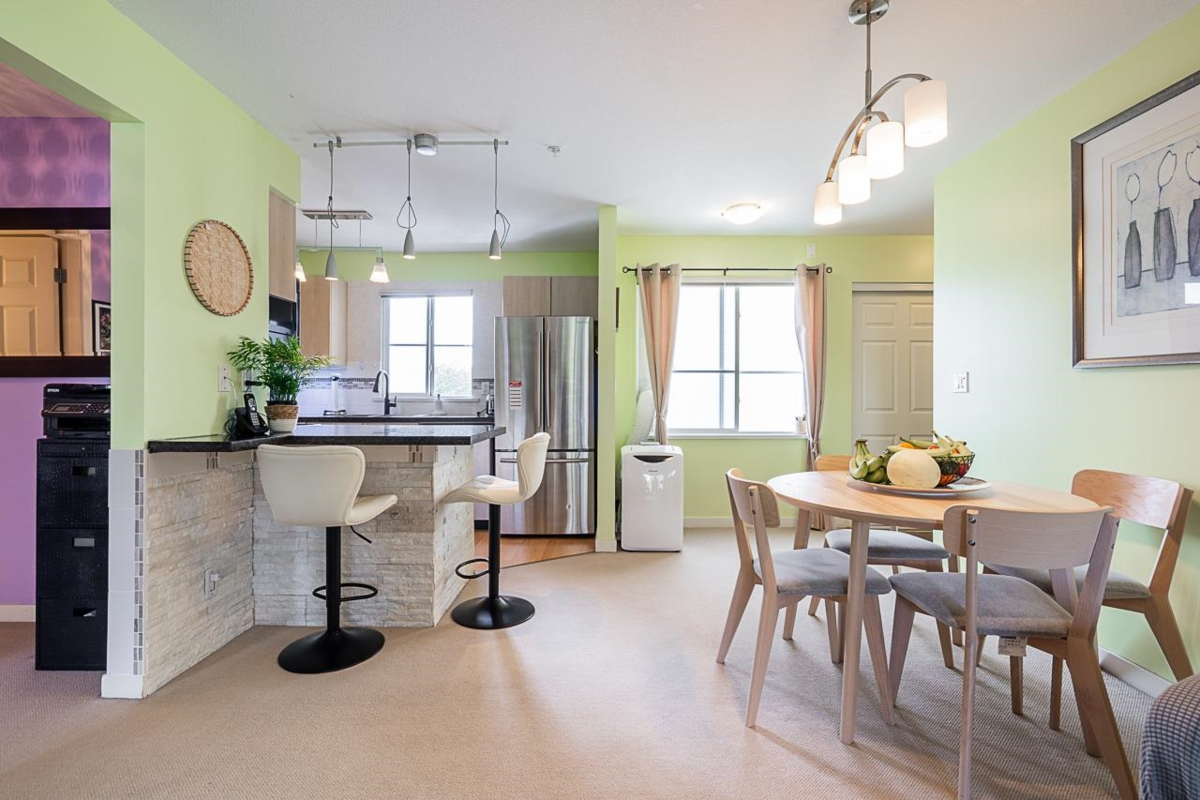 Breakfast Nook Photo of 306 12083 92a Avenue, Surrey, BC