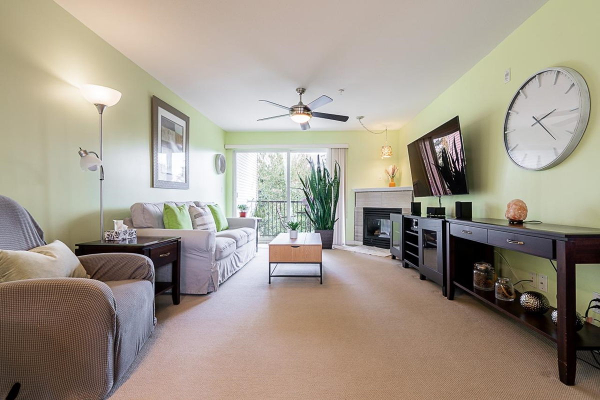 Dining Area Photo of 306 12083 92a Avenue, Surrey, BC