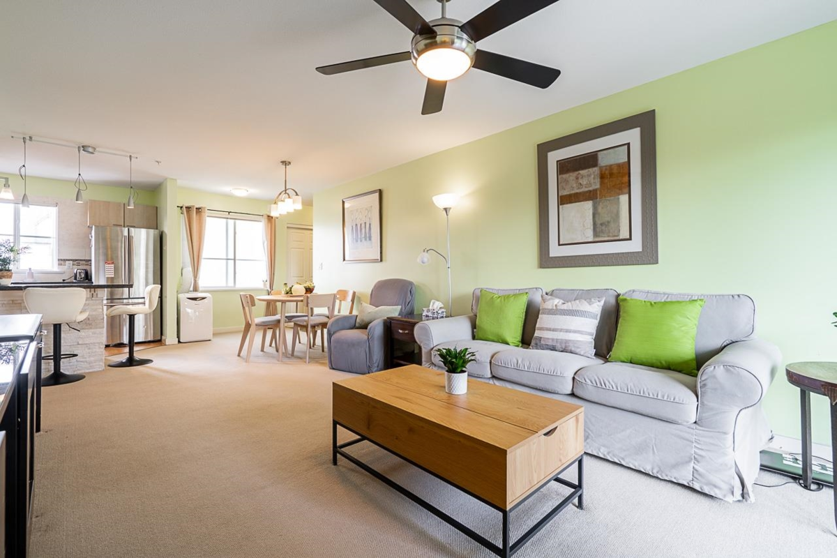 Family Room Photo of 306 12083 92a Avenue, Surrey, BC