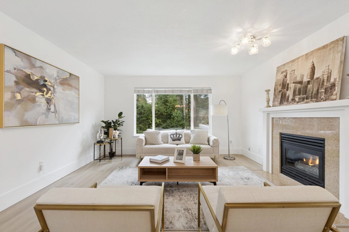 Dining Area Photo of 3638 Maginnis Avenue, North Vancouver, BC