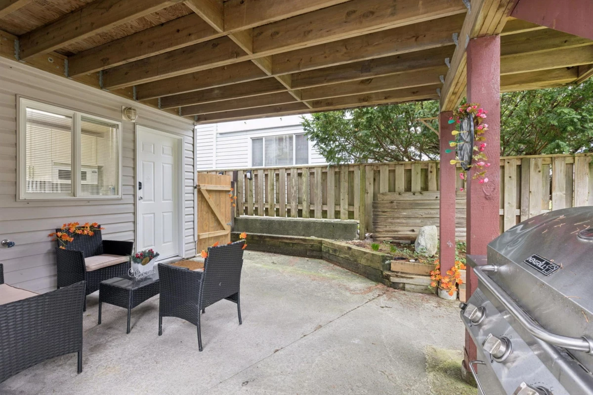 Front Yard Photo of 3638 Maginnis Avenue, North Vancouver, BC