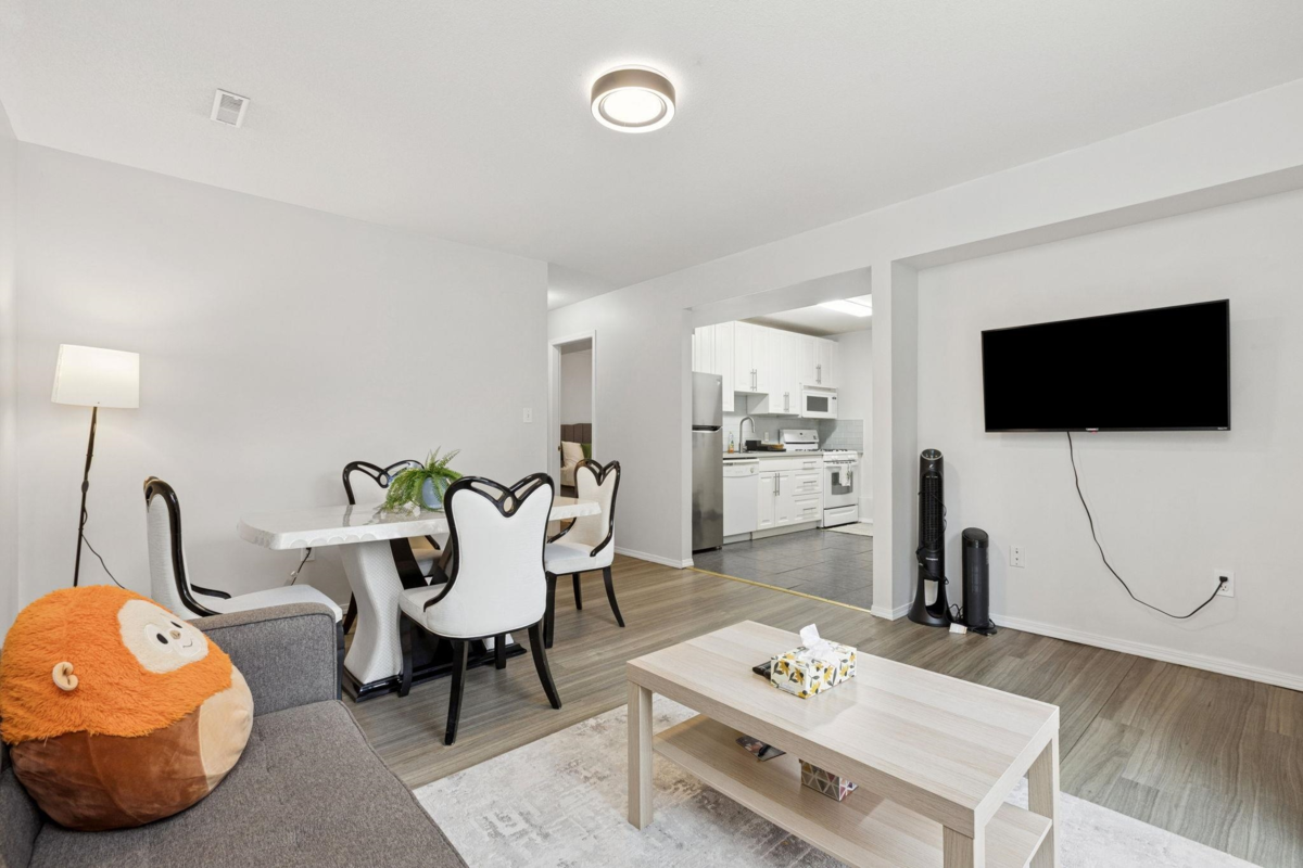 Hot Tub / Spa Photo of 3638 Maginnis Avenue, North Vancouver, BC