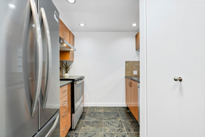 Breakfast Nook Photo of 308 1688 Robson Street, Vancouver, BC