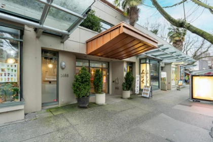 Laundry Room Photo of 308 1688 Robson Street, Vancouver, BC