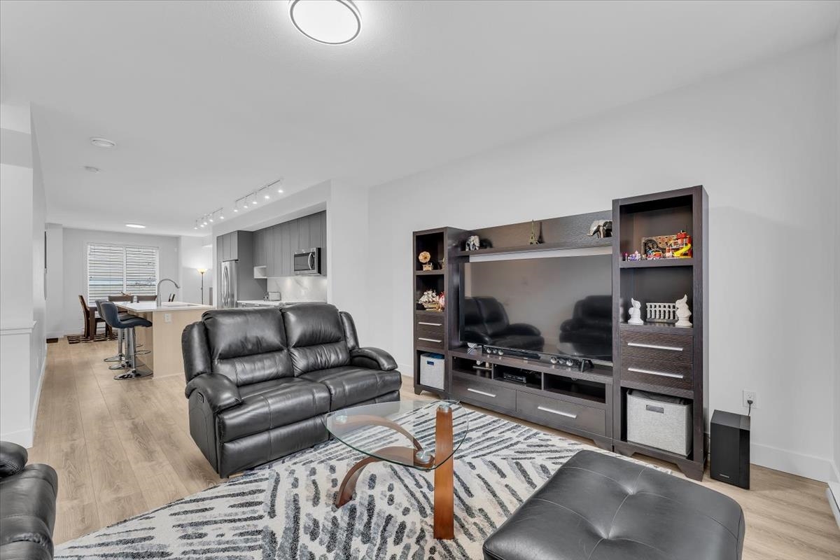 Breakfast Nook Photo of 35 9718 161a Street, Surrey, BC