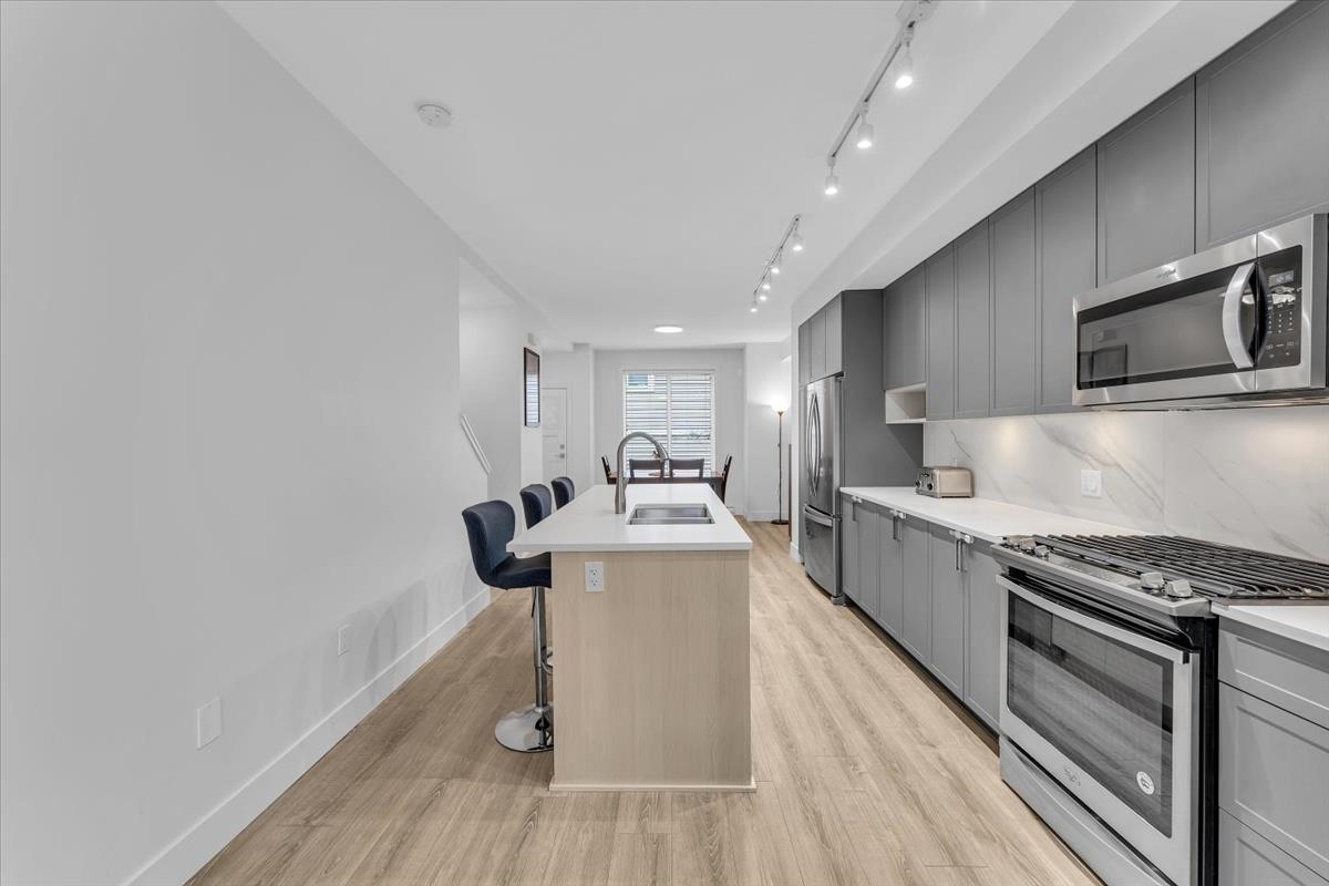 Primary Bathroom Photo of 35 9718 161a Street, Surrey, BC