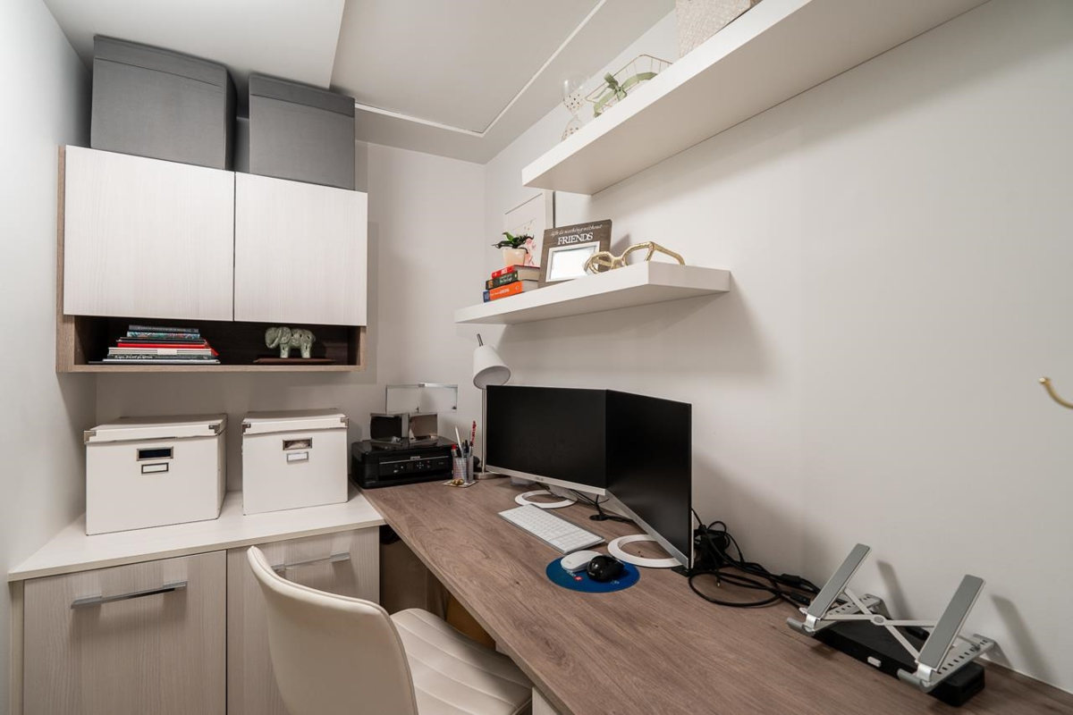 Backyard Photo of 1106 4638 Gladstone Street, Vancouver, BC