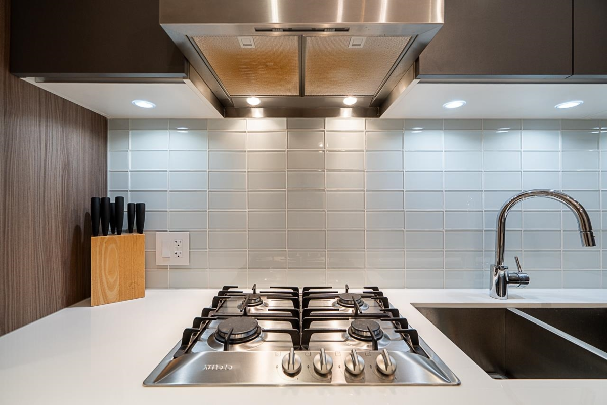 Dining Area Photo of 1106 4638 Gladstone Street, Vancouver, BC