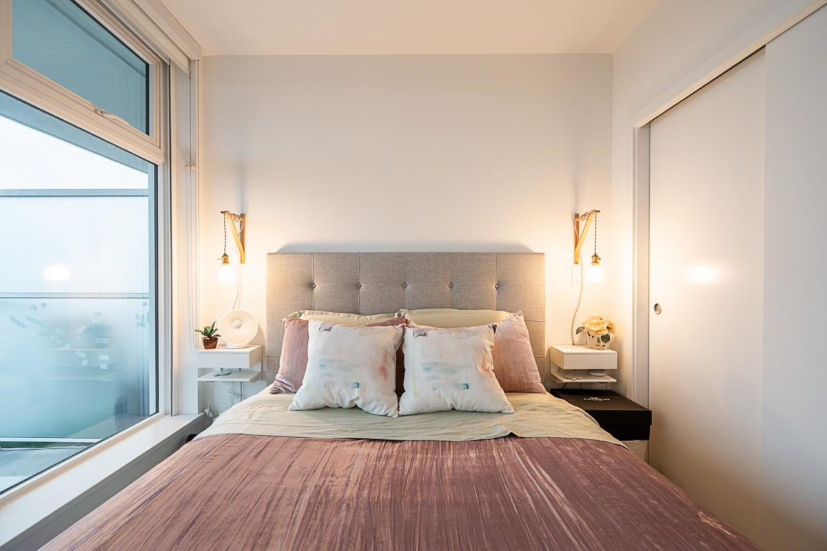 Entry Foyer Photo of 1106 4638 Gladstone Street, Vancouver, BC