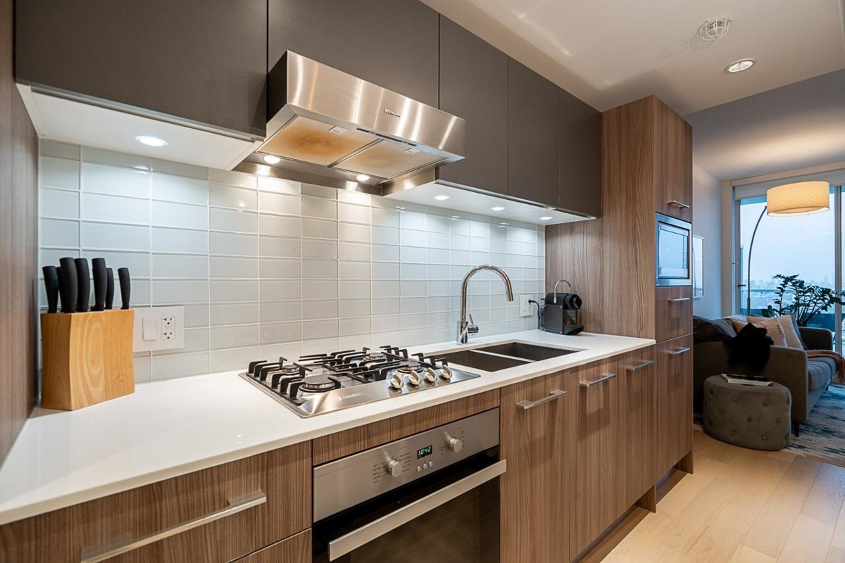 Kitchen Island Photo of 1106 4638 Gladstone Street, Vancouver, BC