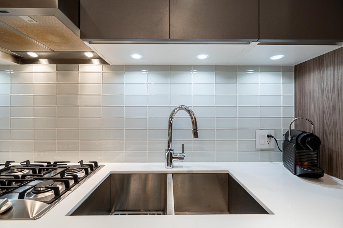 Kitchen Photo of 1106 4638 Gladstone Street, Vancouver, BC