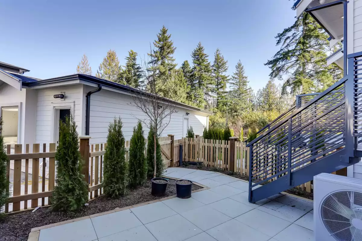 Hot Tub / Spa Photo of 3 20537 75a Avenue, Langley, BC