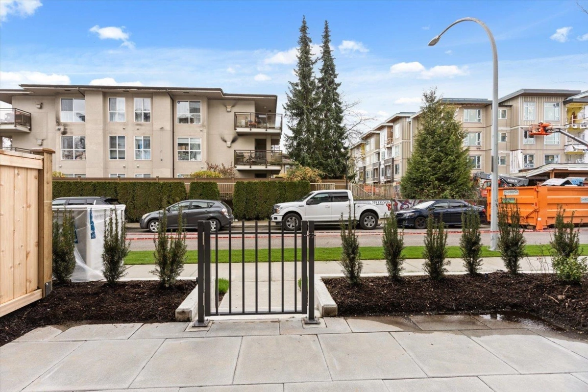 Family Room Photo of 117 13777 75a Avenue, Surrey, BC