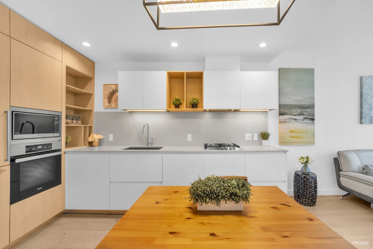 Dining Area Photo of 3303 6000 Mckay Avenue, Burnaby, BC