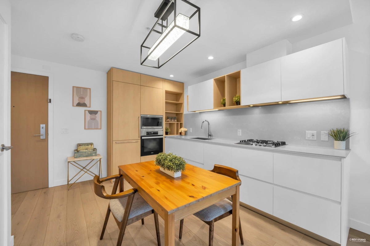 Kitchen Island Photo of 3303 6000 Mckay Avenue, Burnaby, BC