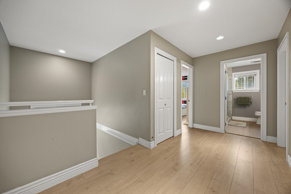 Office / Den Photo of 3376 Plateau Boulevard, Coquitlam, BC