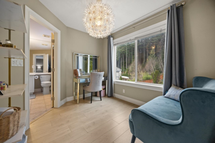 Laundry Room Photo of 3376 Plateau Boulevard, Coquitlam, BC