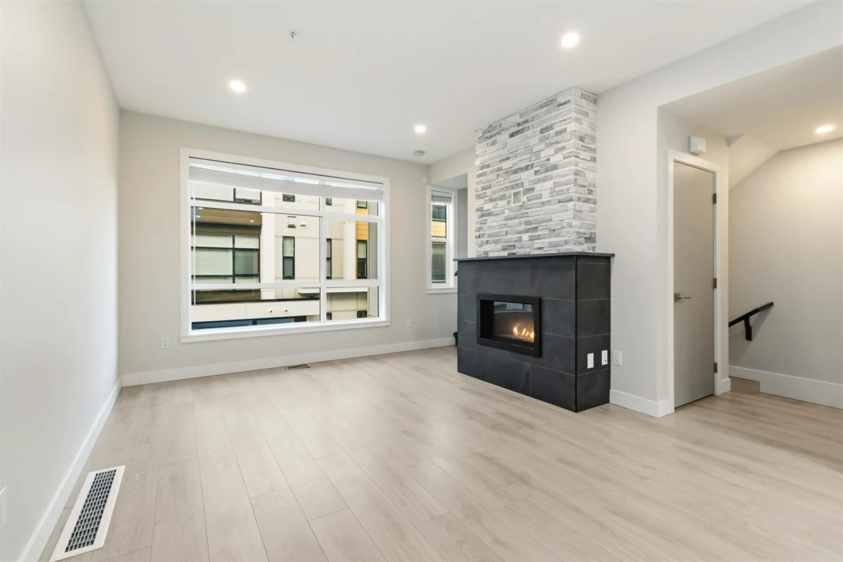 Living Room Photo of 211 46150 Thomas Road, Chilliwack, BC