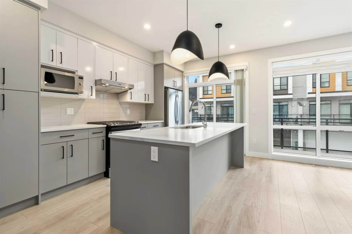 Primary Bedroom Photo of 211 46150 Thomas Road, Chilliwack, BC